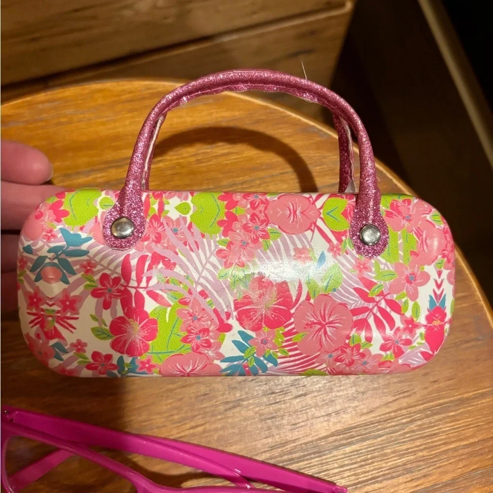 Tommy Bahama Kids eye/sun glasses case with “got milk” eyeglasses